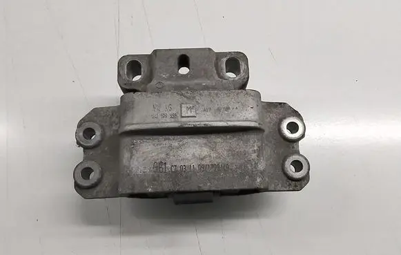 Skoda Octavia Mk2 (1Z) Engine mount bracket 1K0199555