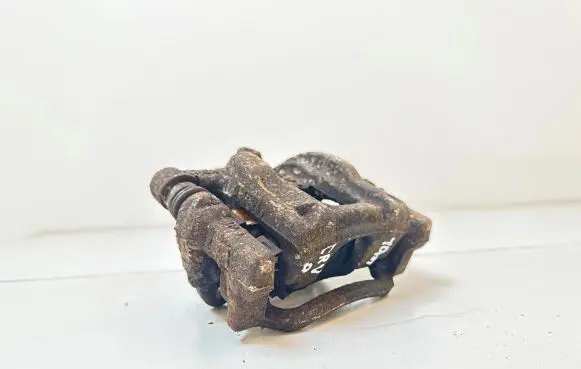 Honda CR-V Rear brake caliper Y04283