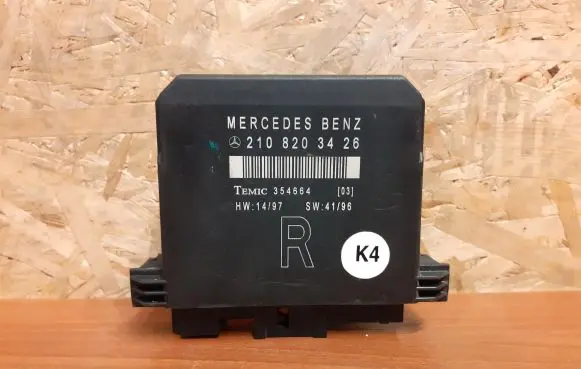 Mercedes-Benz E W210 Door control unit/module 2108203426 2664