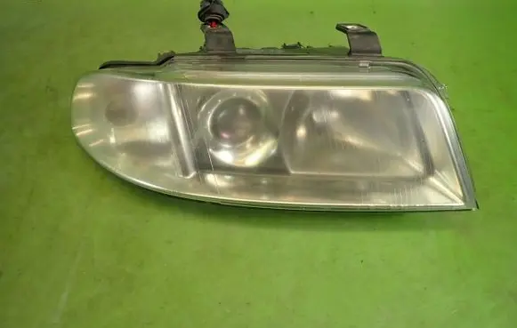 Audi A4 S4 B5 8D Headlight/headlamp 8D0941004AK