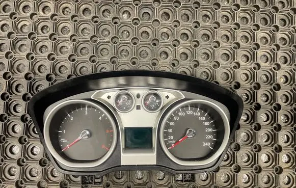Speedometer (instrument cluster)