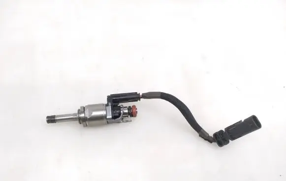 Volvo XC60 Fuel injector 31303495 011003R21 18326