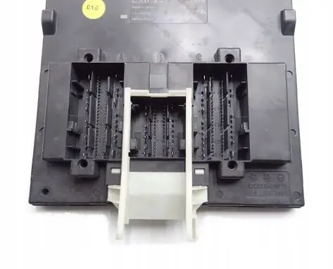 Volkswagen Tiguan Central body control module 5Q0937084BQ