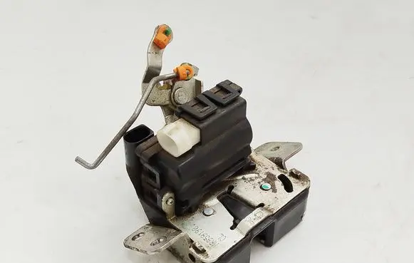 Mitsubishi Colt Tailgate/trunk/boot lock/catch/latch MR959190