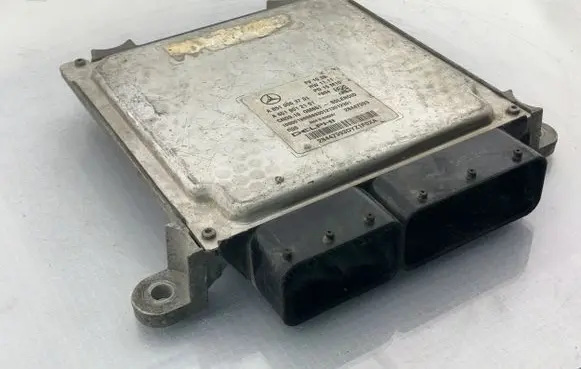 Mercedes-Benz E W212 Engine control unit/module A6519003701 28447993 A6519012101