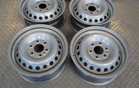 Iveco Daily 6th gen R16 steel rim 