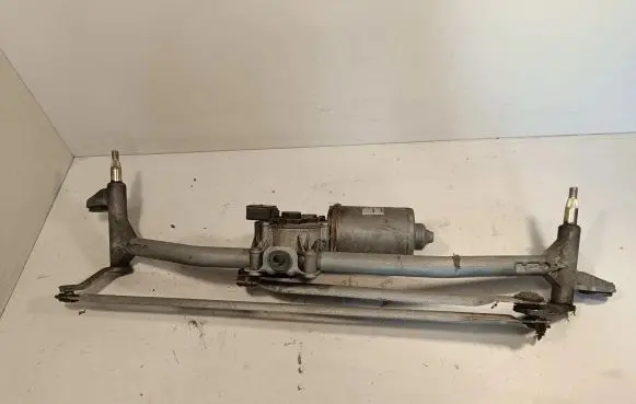 Jaguar XF X250 Front wiper linkage and motor 8X2317500BD 8X2317500