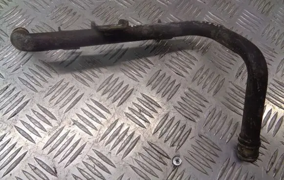 Nissan Navara D22 Engine coolant pipe/hose