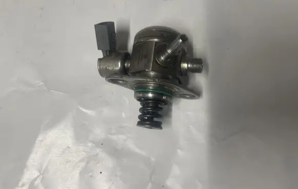 Porsche Cayenne (92A) Mechanical fuel pump 94611031561 0261520304