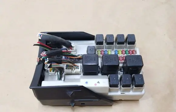 Infiniti FX Fuse module 284B7CL000