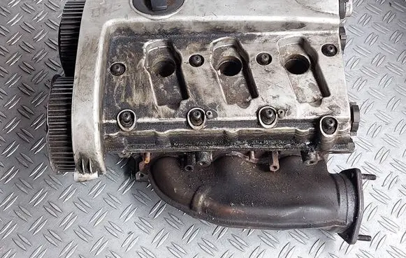 Audi A4 S4 B6 8E 8H Engine head 06C103127F 06C103471