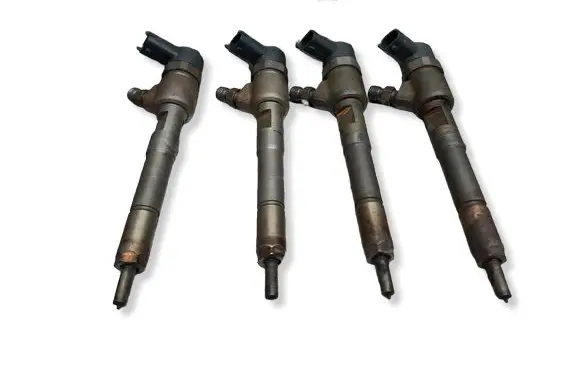 Fiat Panda III Fuel injector S27624886 0445110351