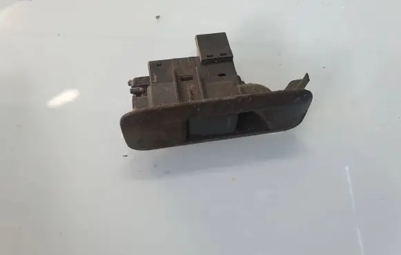 Nissan Primera Electric window control switch 25411AV600 C8DD705N 181104N1