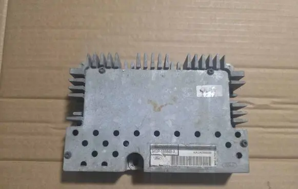 Ford Mondeo MK I Sound amplifier 94GP18B849A HAJA089899