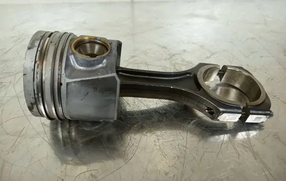 Mercedes-Benz E W212 Piston with connecting rod A6510300117