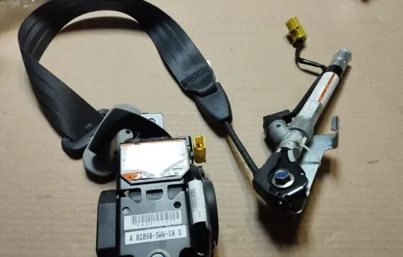 Honda CR-V Front seatbelt 81850SWWE0 A81850SWWE0D
