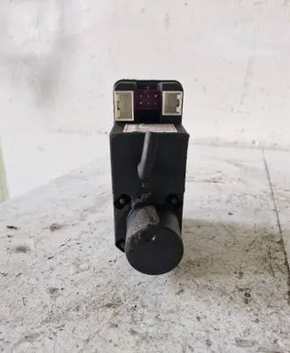 Audi A6 S6 C4 4A Central locking vacuum pump 4A0862257J