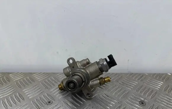 Audi Q5 SQ5 Fuel injection high pressure pump 06M127026H