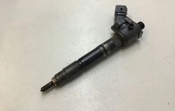 Volvo V40 Fuel injector VEA132370010AAB