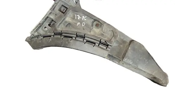Volvo XC90 Front bumper mounting bracket 08620564