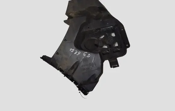 Volvo V40 Rear bumper mounting bracket 31395104
