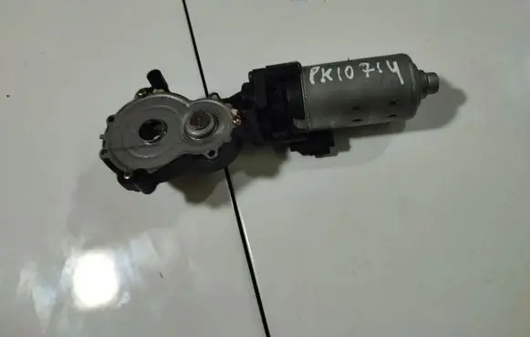 Toyota Avensis T250 Seat adjustment motor 43944019080