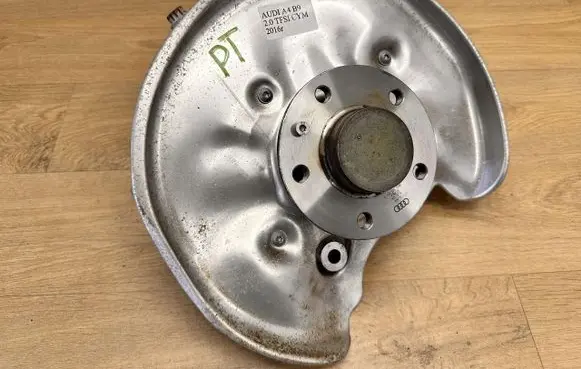 Audi A4 S4 B9 8W Stub axle 8W0505436T 8W0615612