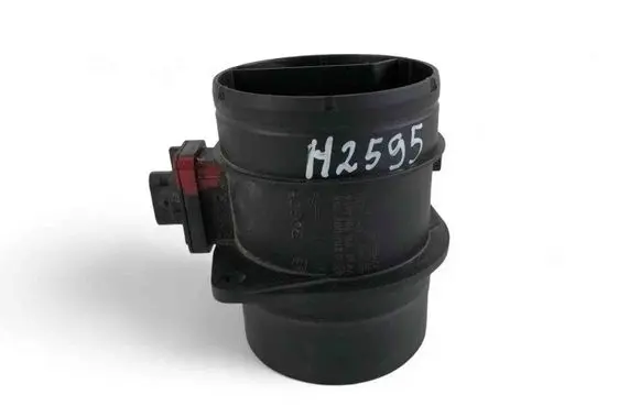 Volkswagen Tiguan Mass air flow meter 03L906461A