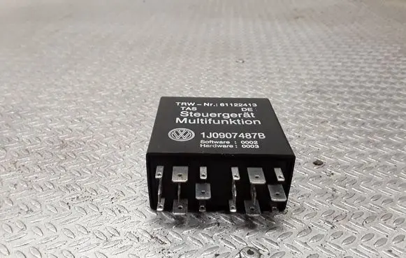 Volkswagen PASSAT B5.5 Other relay 61122413 0002 1J0907487B