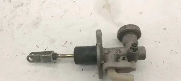 Clutch slave cylinder