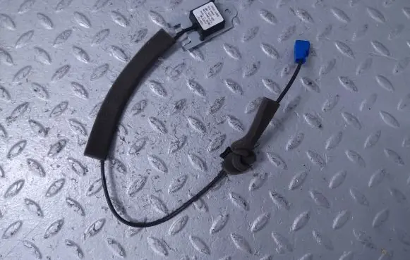 Suzuki Swift III Aerial GPS antenna 3995052R00