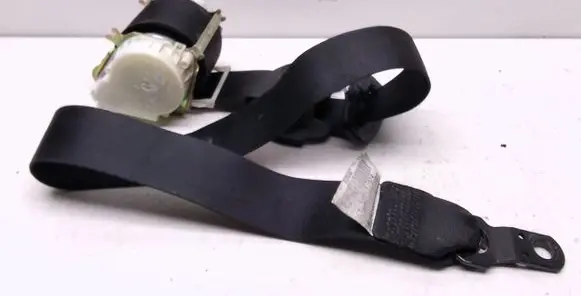 BMW X3 E83 Front seatbelt 040549 65589