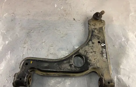 Opel Astra G Front lower control arm/wishbone 90496036