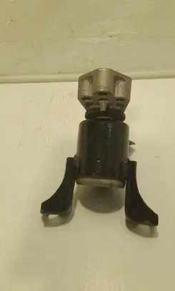 Ford Fiesta Engine mount vacuum valve F1B16F012AB