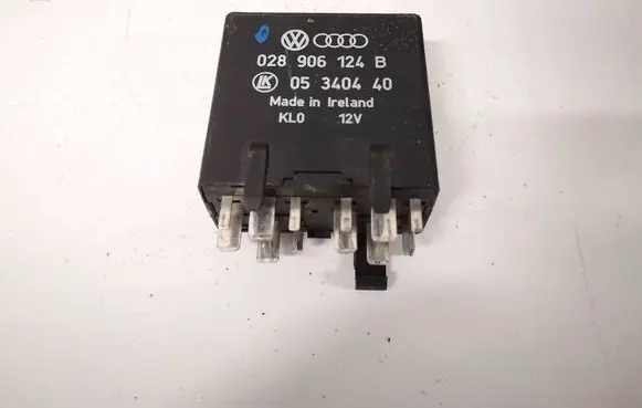 Volkswagen Golf III Other relay 028906124B