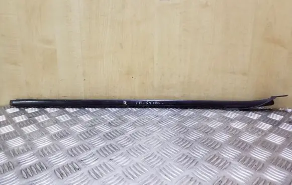 Opel Frontera B Windshield trim