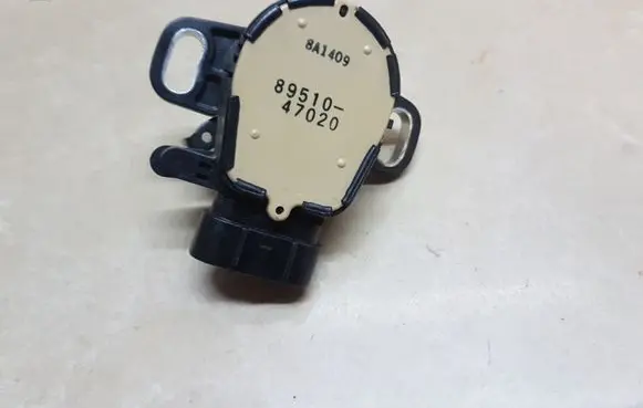 Toyota Prius (XW20) Brake pedal 8951047020