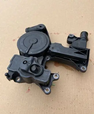 Skoda Yeti (5L) Oil breather separator 06H103495E
