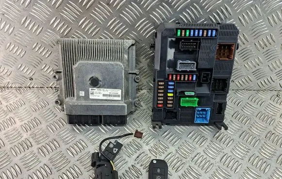 Peugeot 308 Engine ECU kit and lock set 9663123380