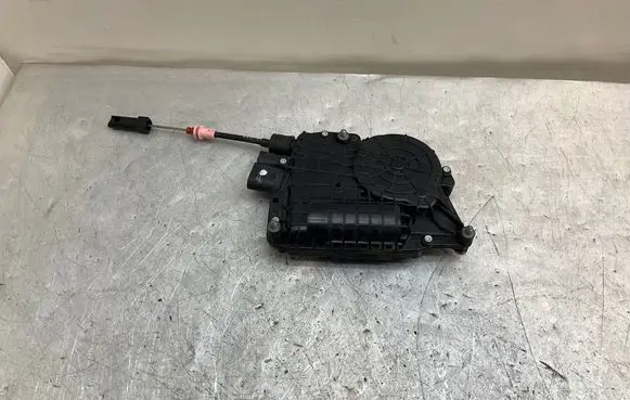 BMW 5 F10 F11 Rear door soft close latching motor 4154310400