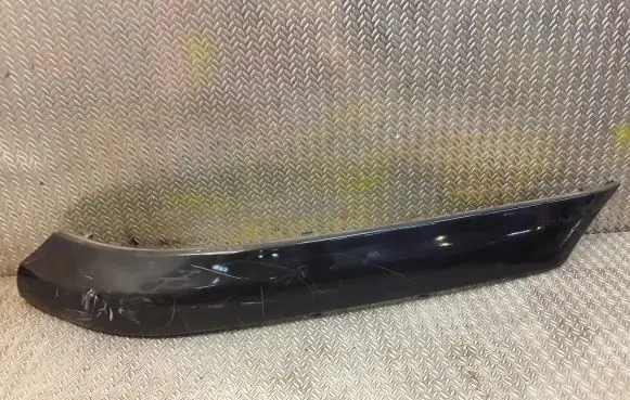 Rear bumper corner part panel trim