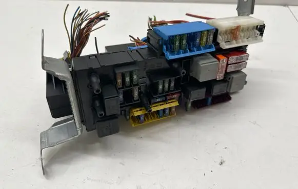 Mercedes-Benz E W212 Fuse module A2129004201