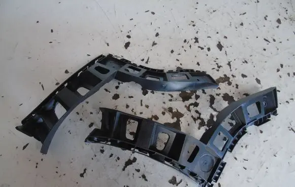 Volkswagen Tiguan Front bumper mounting bracket