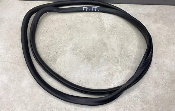 Audi A4 S4 B6 8E 8H Front door rubber seal 