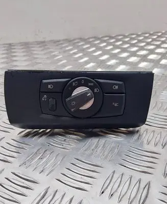 Fog light switch