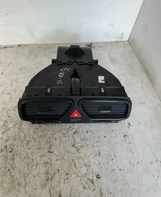 Volkswagen Scirocco Dash center air vent grill 1q0819735c