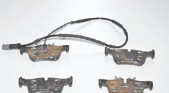 BMW i3 Brake pads (rear) 6854435