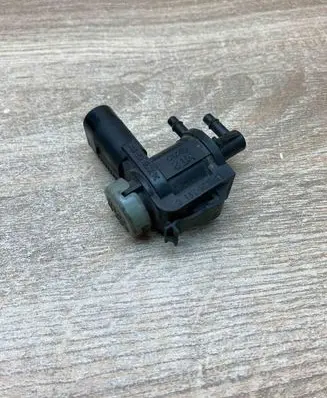 Volkswagen PASSAT B6 Turbo solenoid valve 1J0906283C