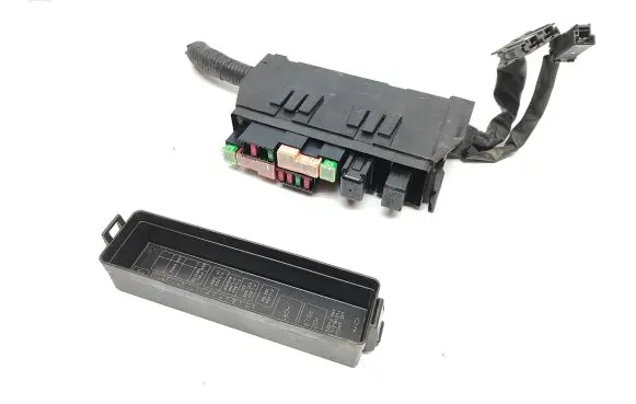 Nissan Navara D23 Fuse module 240125JT9C 24102018 XNQER8CW03