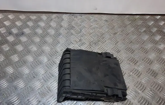 Volkswagen PASSAT CC Fuse box cover 1K0937132